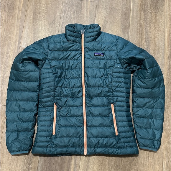 Patagonia Women's Down Sweater - Picture 2 of 6